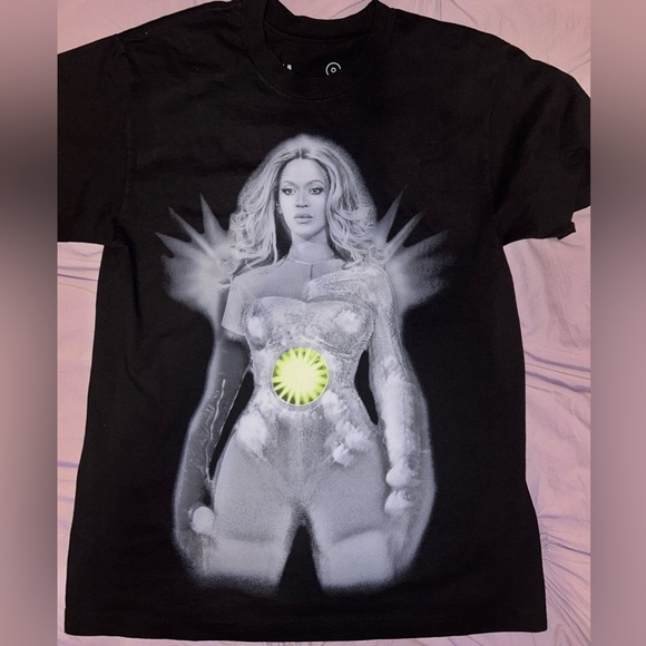 EXCLUSIVE BEYONCÉ RENAISSANCE TORONTO FLAGSHIP TSHIRT WE SHUT THE CITY DOWN - Picture 1 of 8